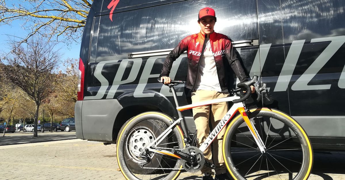 Vasco Vilaça com a sua nova bicicleta Specialized