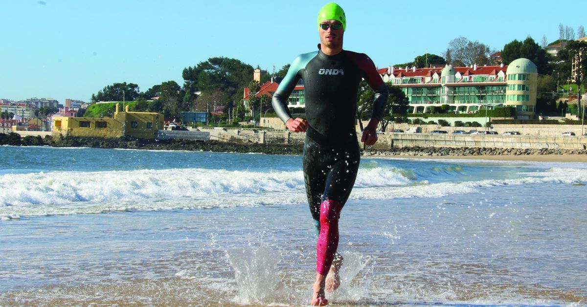 Triatleta com fato de neoprene Onda Mission P